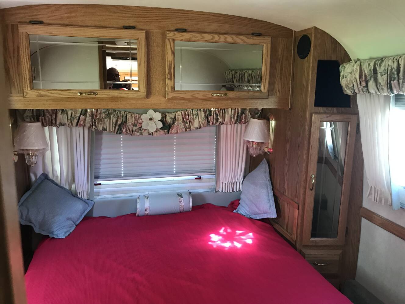 A photo of this 2000 Airstream EXCELLA 30