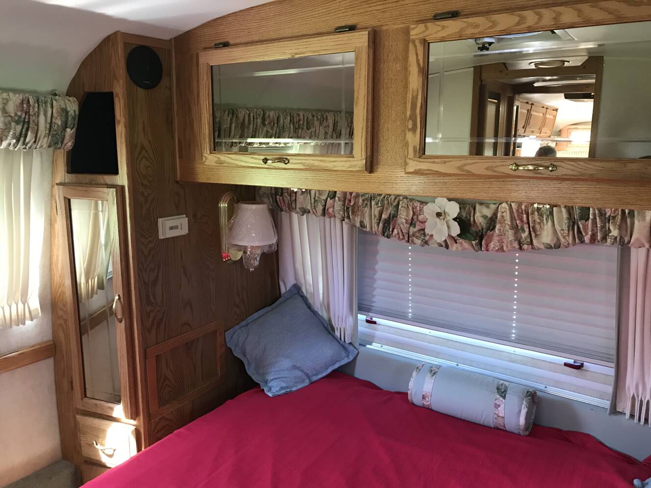 A photo of this 2000 Airstream EXCELLA 30