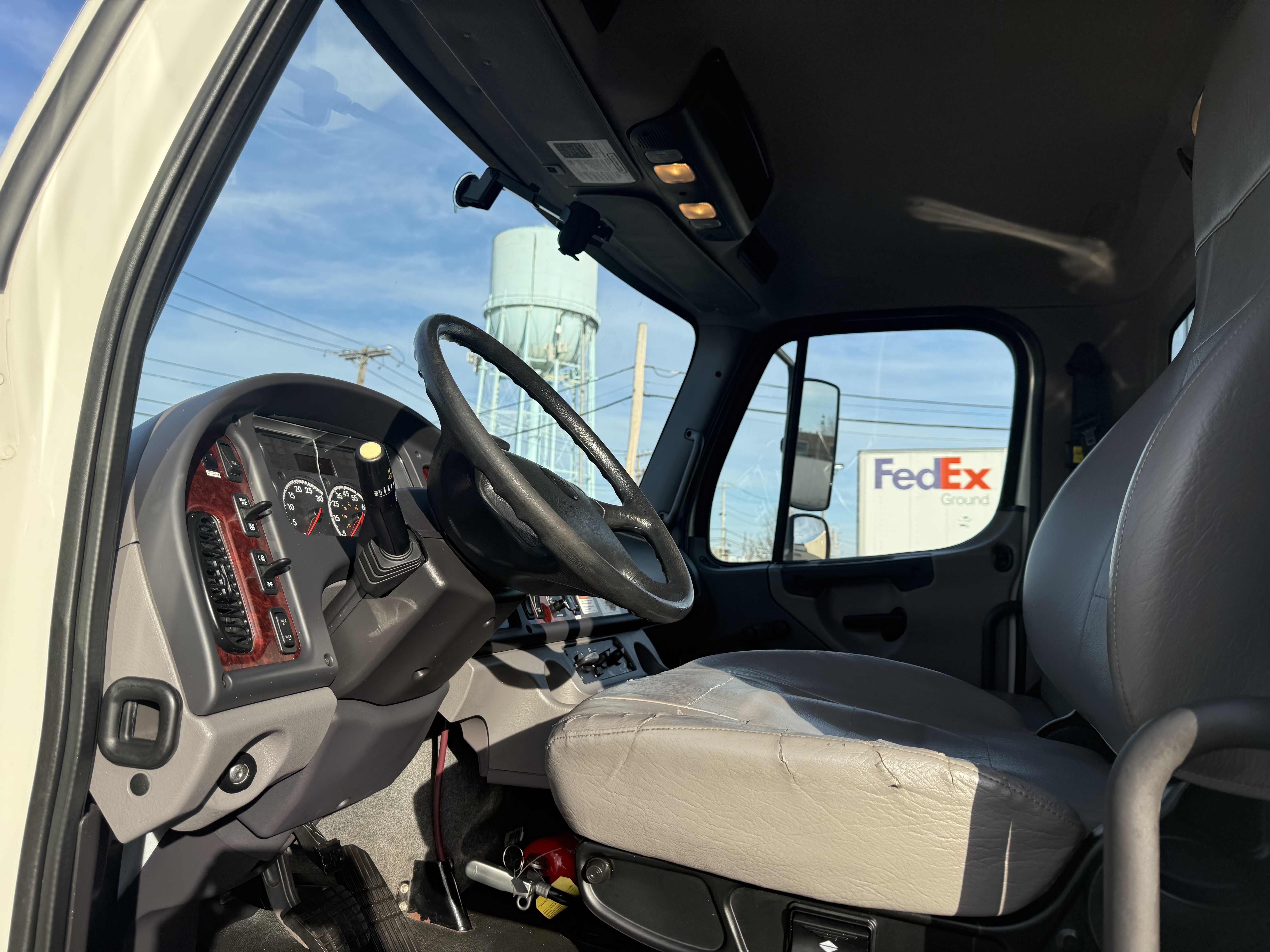 2018 FREIGHTLINER BUSINESS CLASS M2 106 in Hempstead, NY