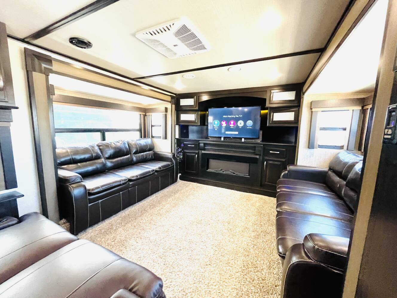 A photo of this 2018 Grand Design MOMENTUM 376TH