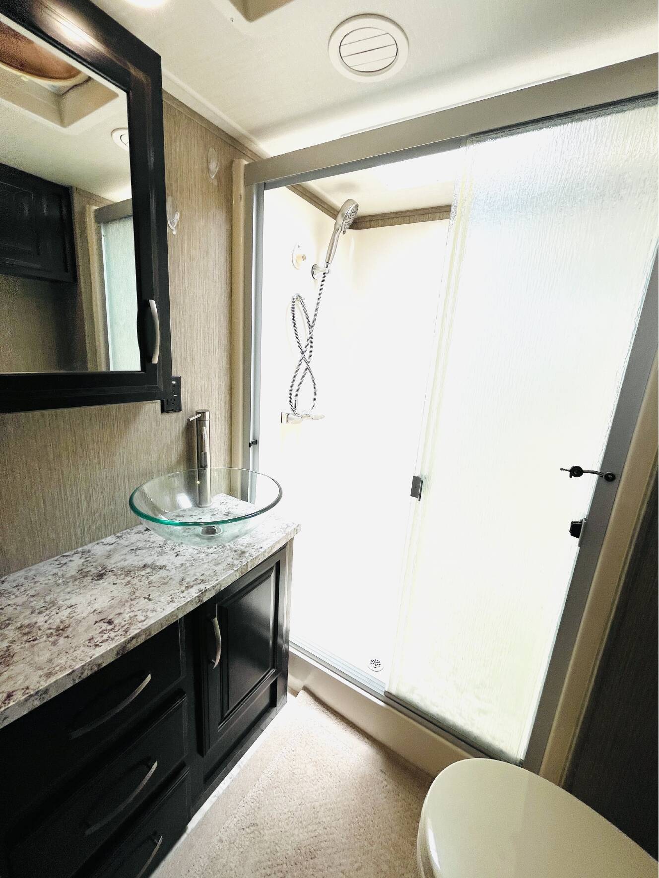 A photo of this 2018 Grand Design MOMENTUM 376TH