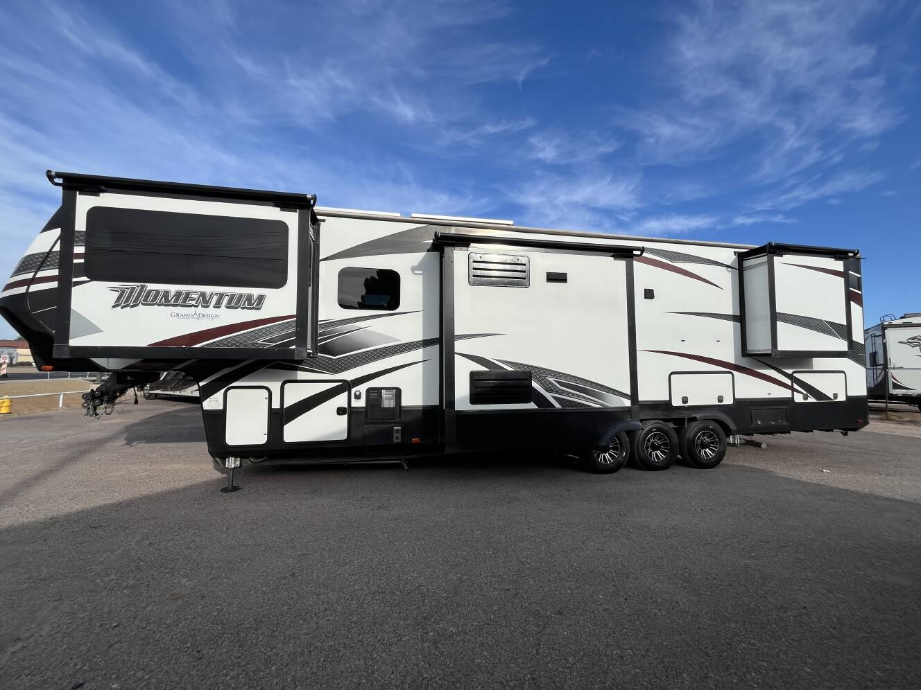 A photo of this 2018 Grand Design MOMENTUM 376TH