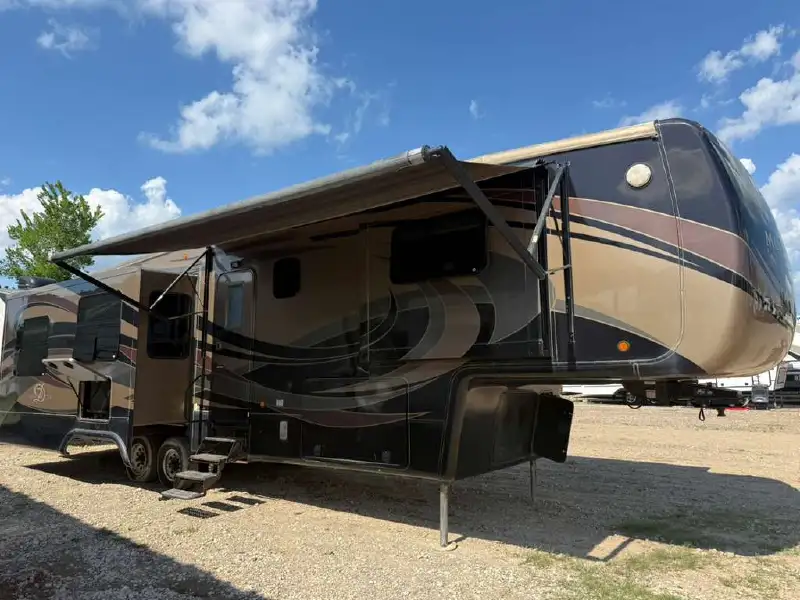 2014 DRV MOBILE SUITES 38RESB3