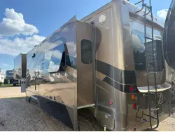 2014 DRV MOBILE SUITES 38RESB3