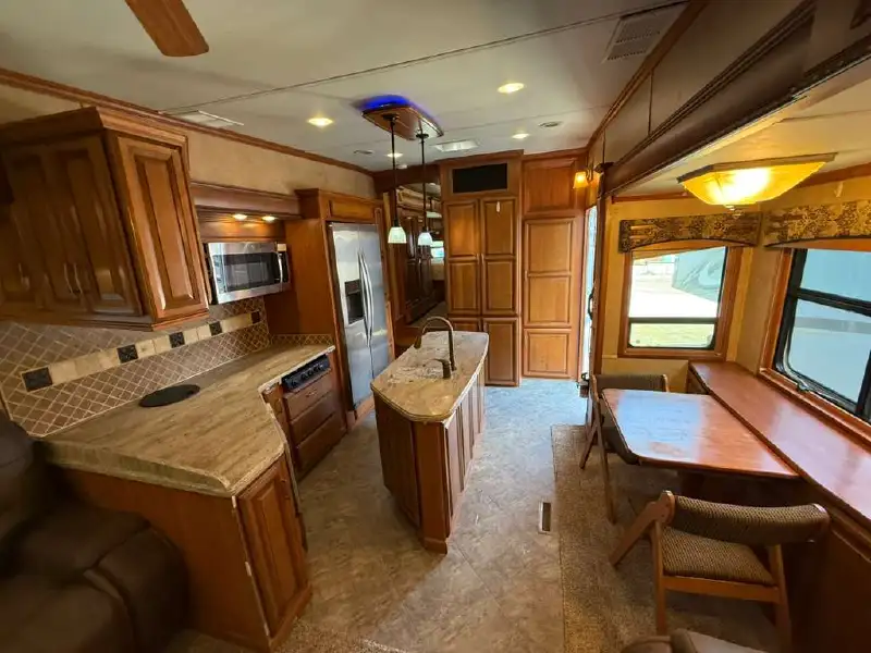 2014 DRV MOBILE SUITES 38RESB3