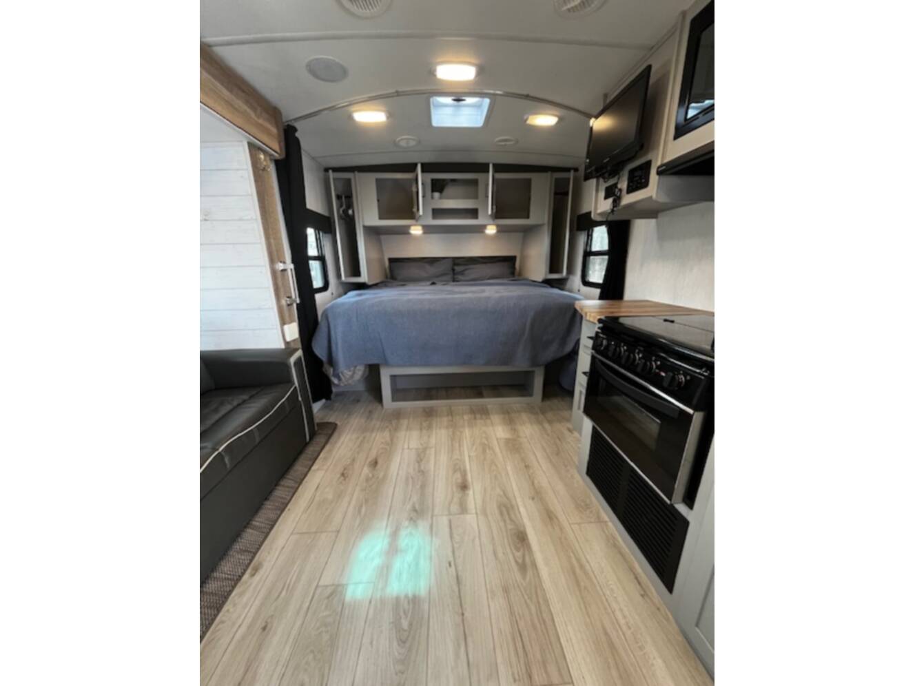 A photo of this 2022 Heartland NORTH TRAIL ULTRA LITE ID21RBSS