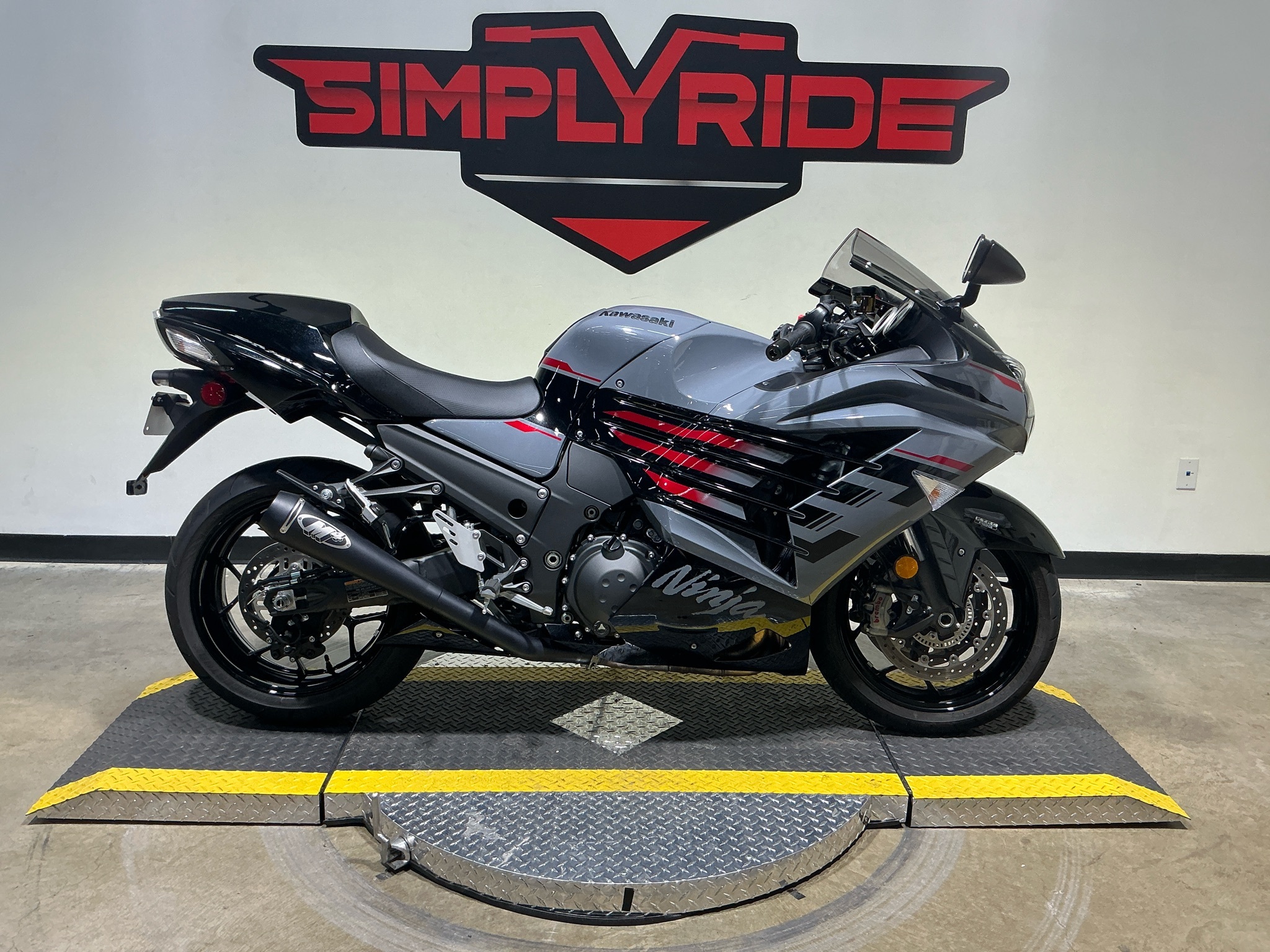 Gray Ducati,ktm,kawasaki,triumph,yamaha Sportbike Motorcycles For