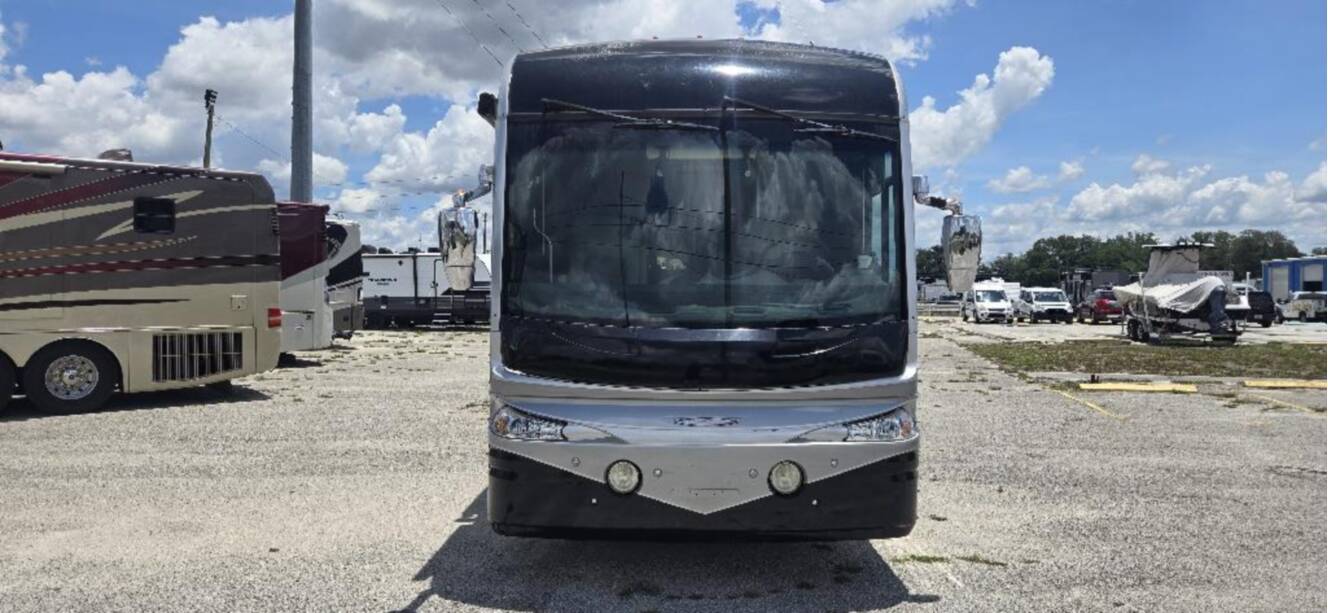 A photo of this 2005 Fleetwood REVOLUTION® LE 40C