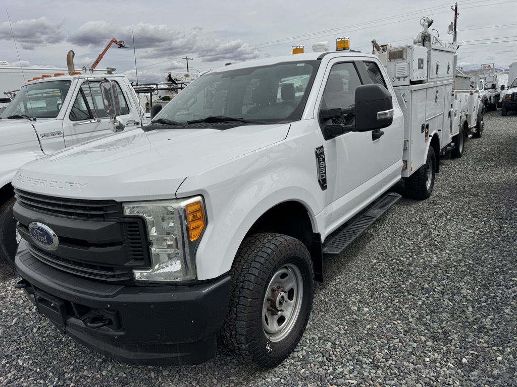 2016 FORD F-350 XL in Yakima, WA