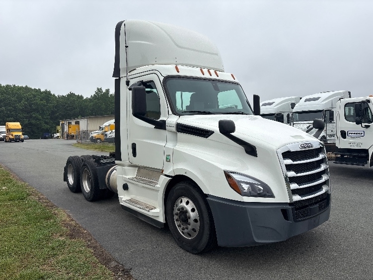 2020 FREIGHTLINER CASCADIA 126 in Mebane, NC