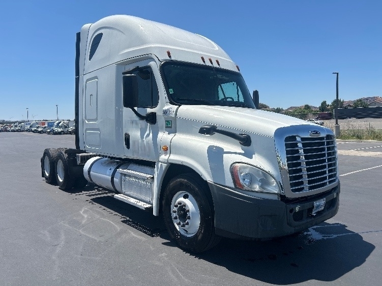 2020 FREIGHTLINER CASCADIA 125 in Stockton, CA