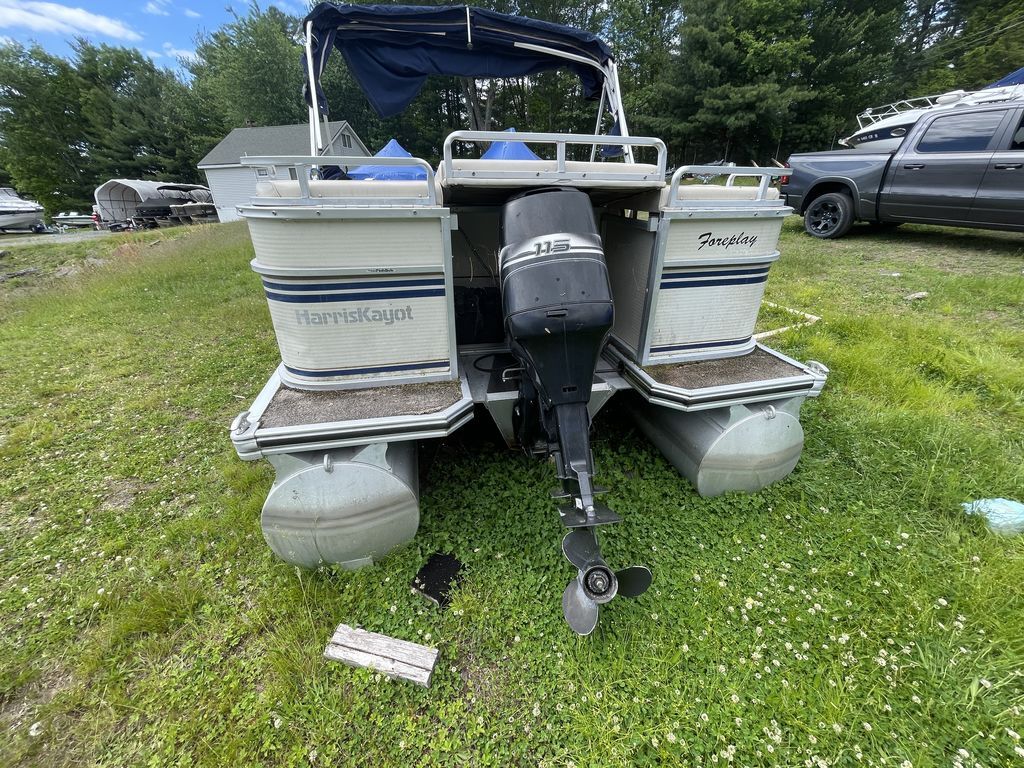 1999 Harris 240 SS SL in tafton PA
