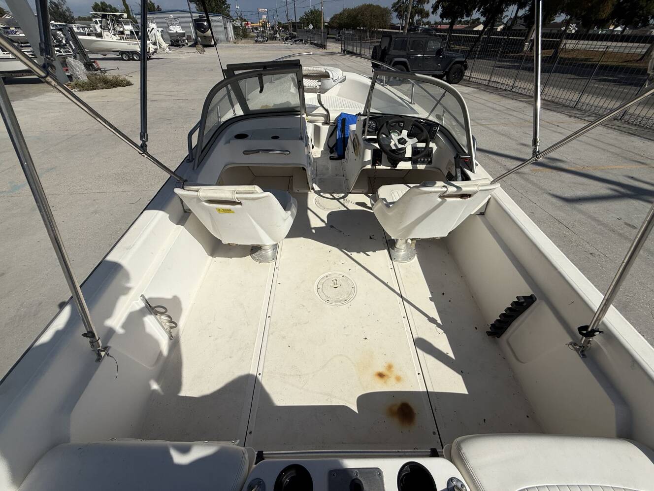 A photo of this 2002 Boston Whaler Ventura 160