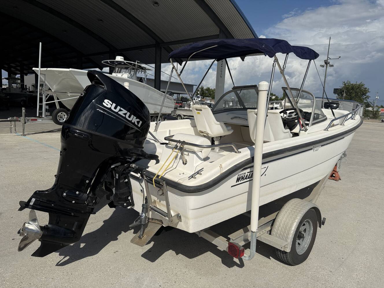 A photo of this 2002 Boston Whaler Ventura 160