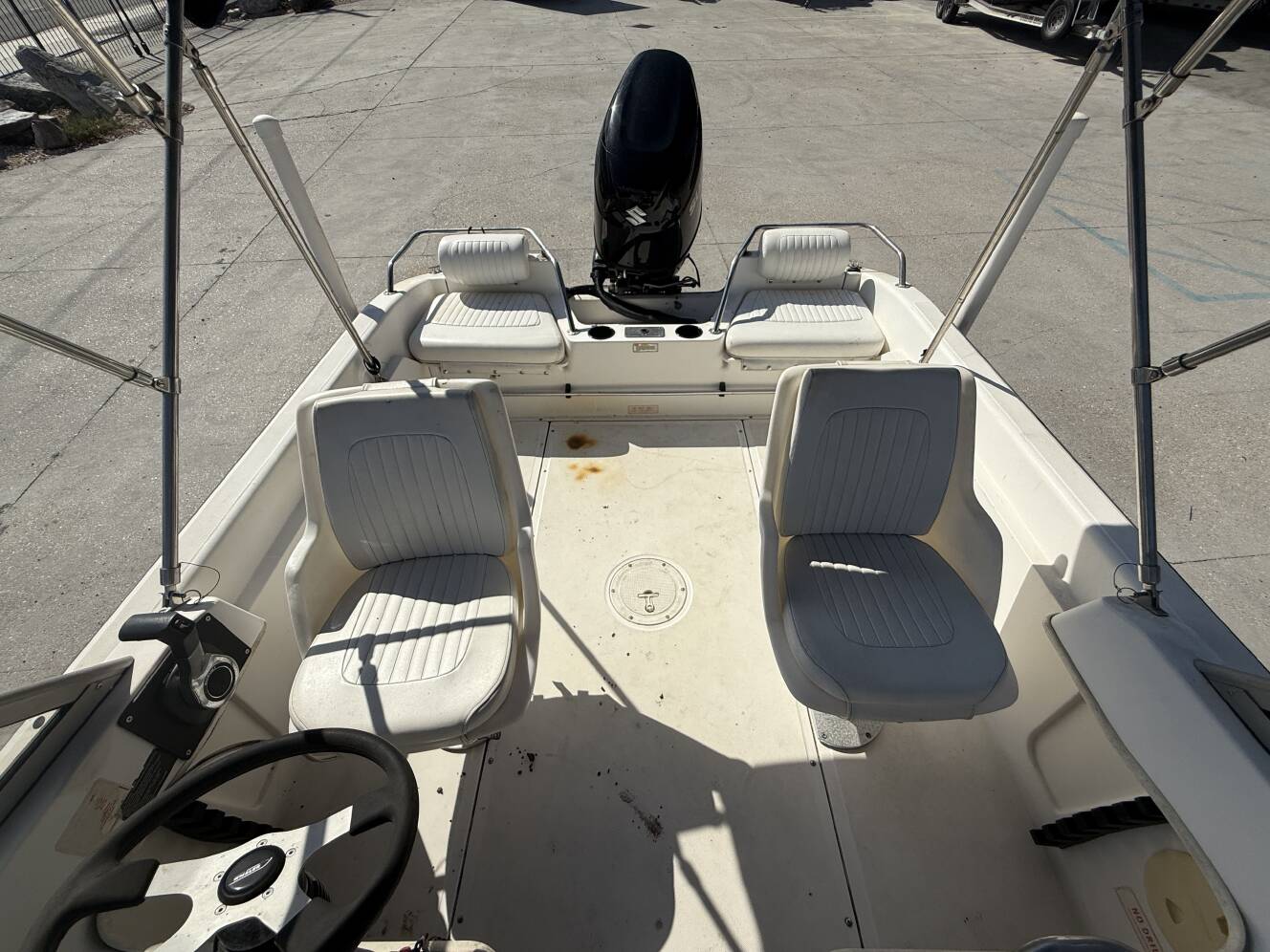 A photo of this 2002 Boston Whaler Ventura 160