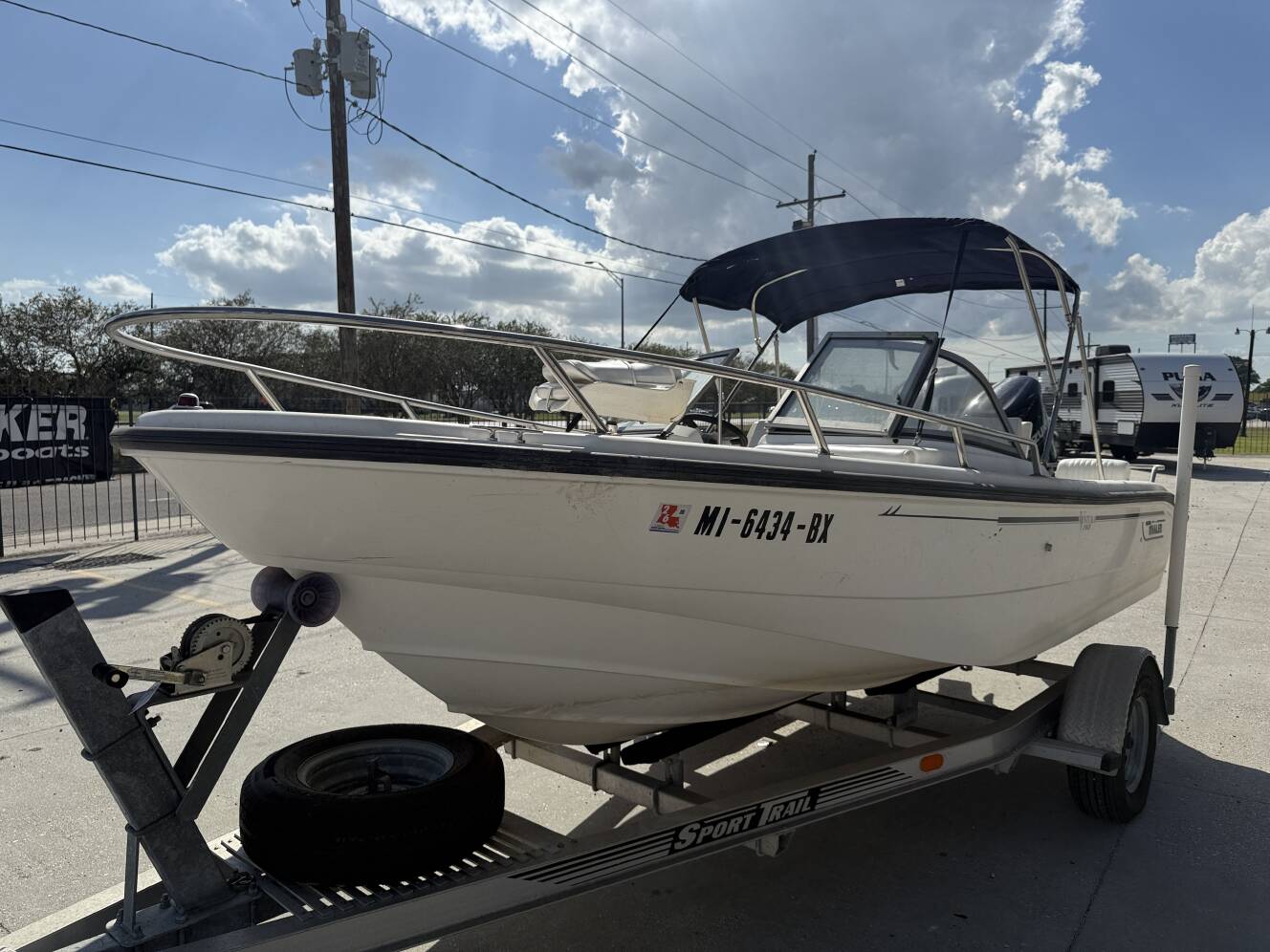 A photo of this 2002 Boston Whaler Ventura 160