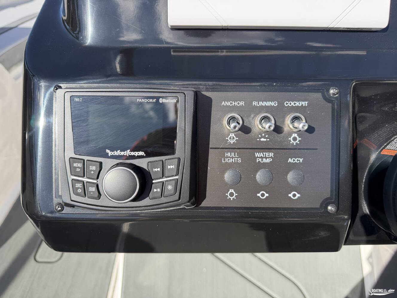 A photo of this 2026 Bayliner V20I