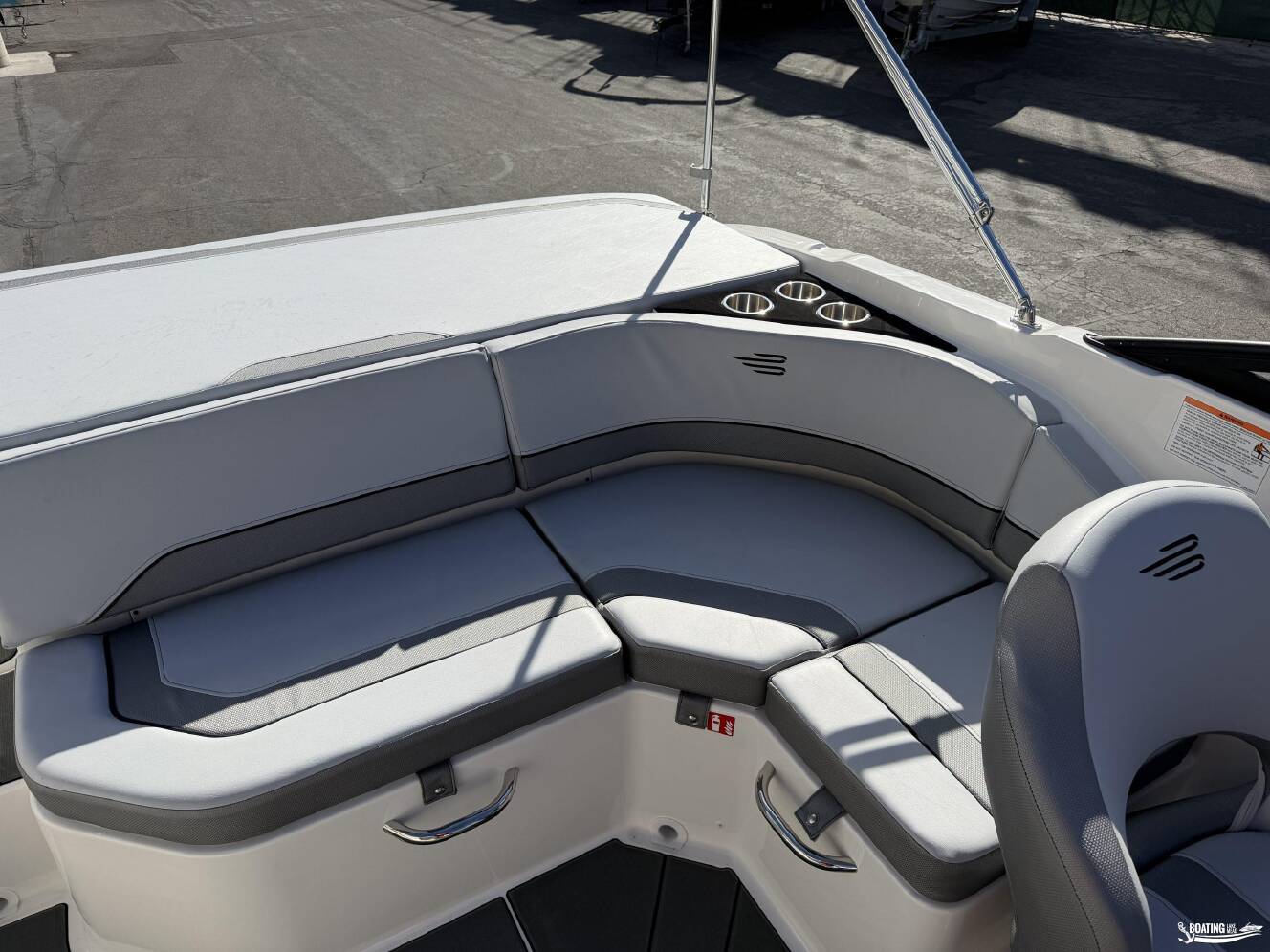 A photo of this 2026 Bayliner V20I