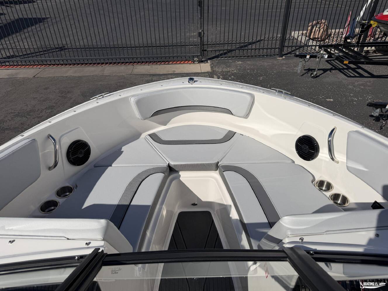 A photo of this 2026 Bayliner V20I