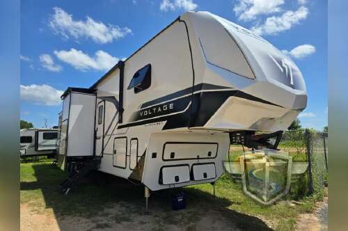 2026 Dutchmen Rv VOLTAGE V SERIES 4250 in bryan TX