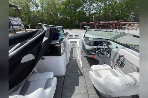 2018 Four Winns HD240 HD 270 OB in muskegon MI