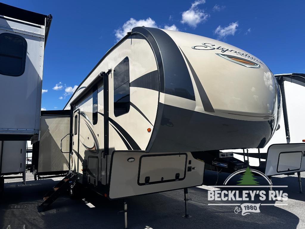 2019 Forest River Rv Rockwood Signature Ultra Lite 8299BS in thurmont MD