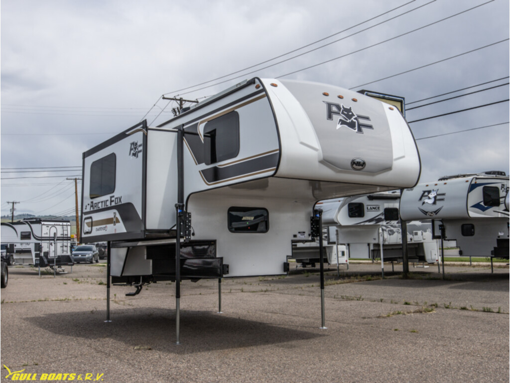NORTHWOOD MFG ARCTIC FOX Truck Campers for sale in Montana