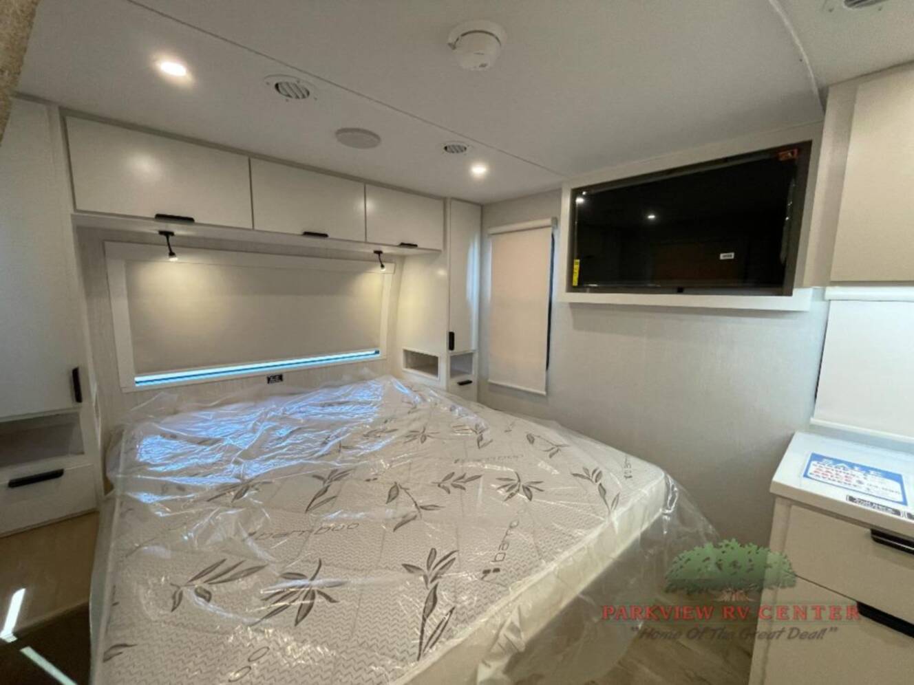 A photo of this 2026 Winnebago Thrive 18FBS
