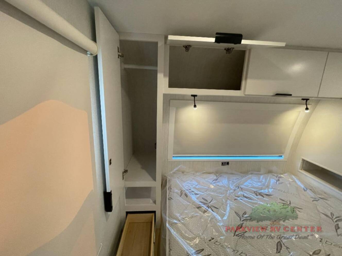 A photo of this 2026 Winnebago Thrive 18FBS