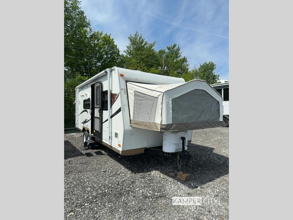 2012 Forest River Rv Rockwood Roo 233S in peninsula OH