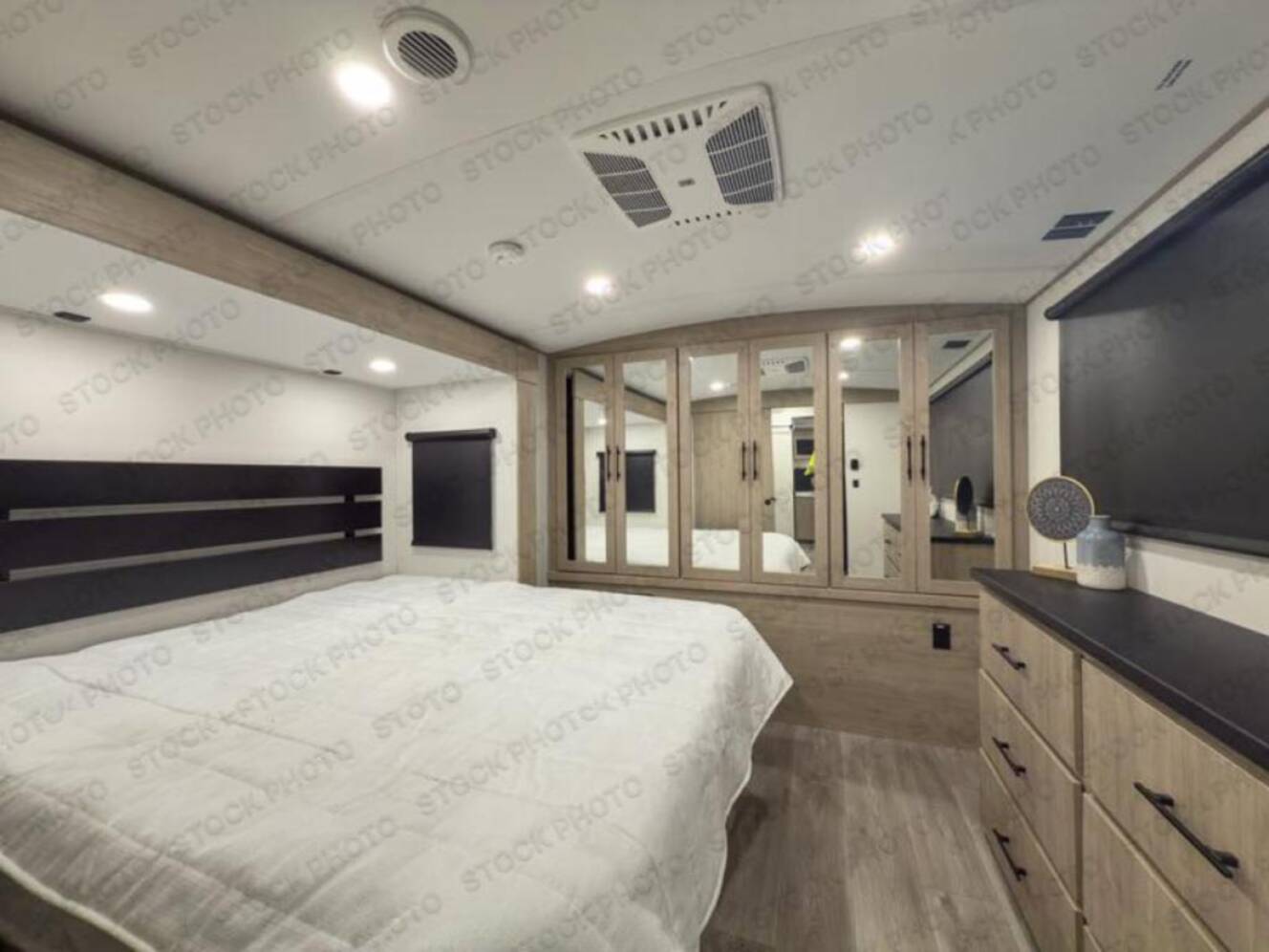 A photo of this 2026 Grand Design Imagine 2700BS