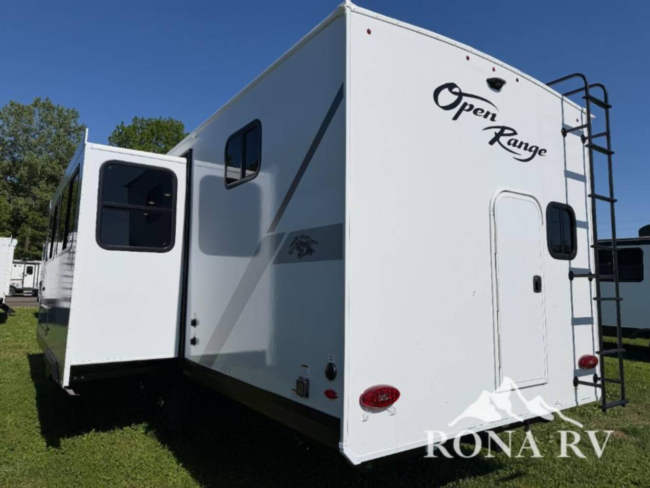 A photo of this 2026 Open Range Rv Range Lite 270DBL