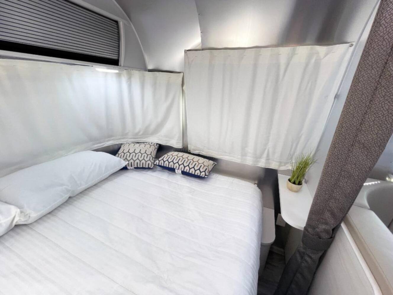 A photo of this 2019 Airstream Bambi SPORT 22