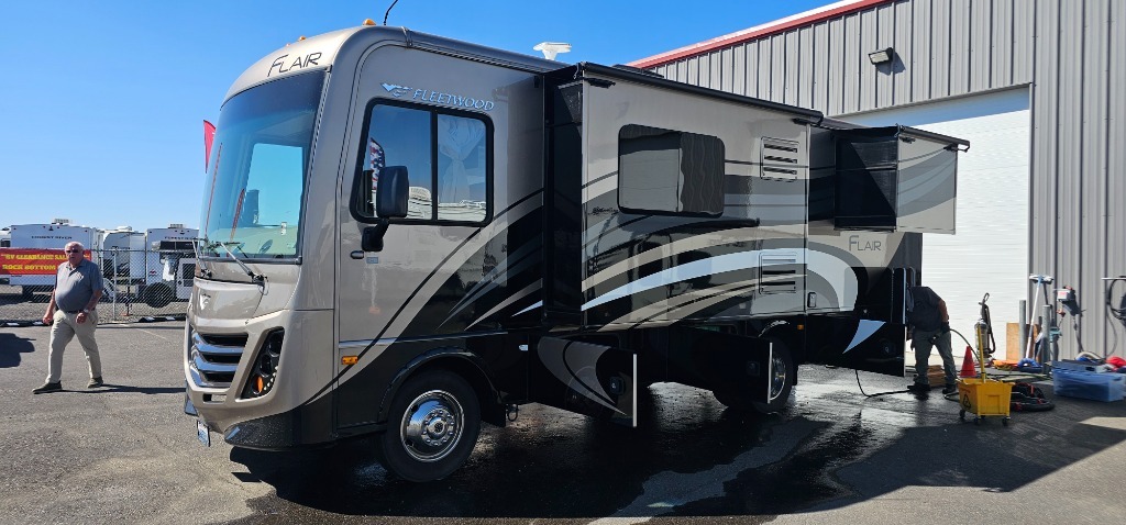 2015 Fleetwood Rv Flair 26E in richland WA