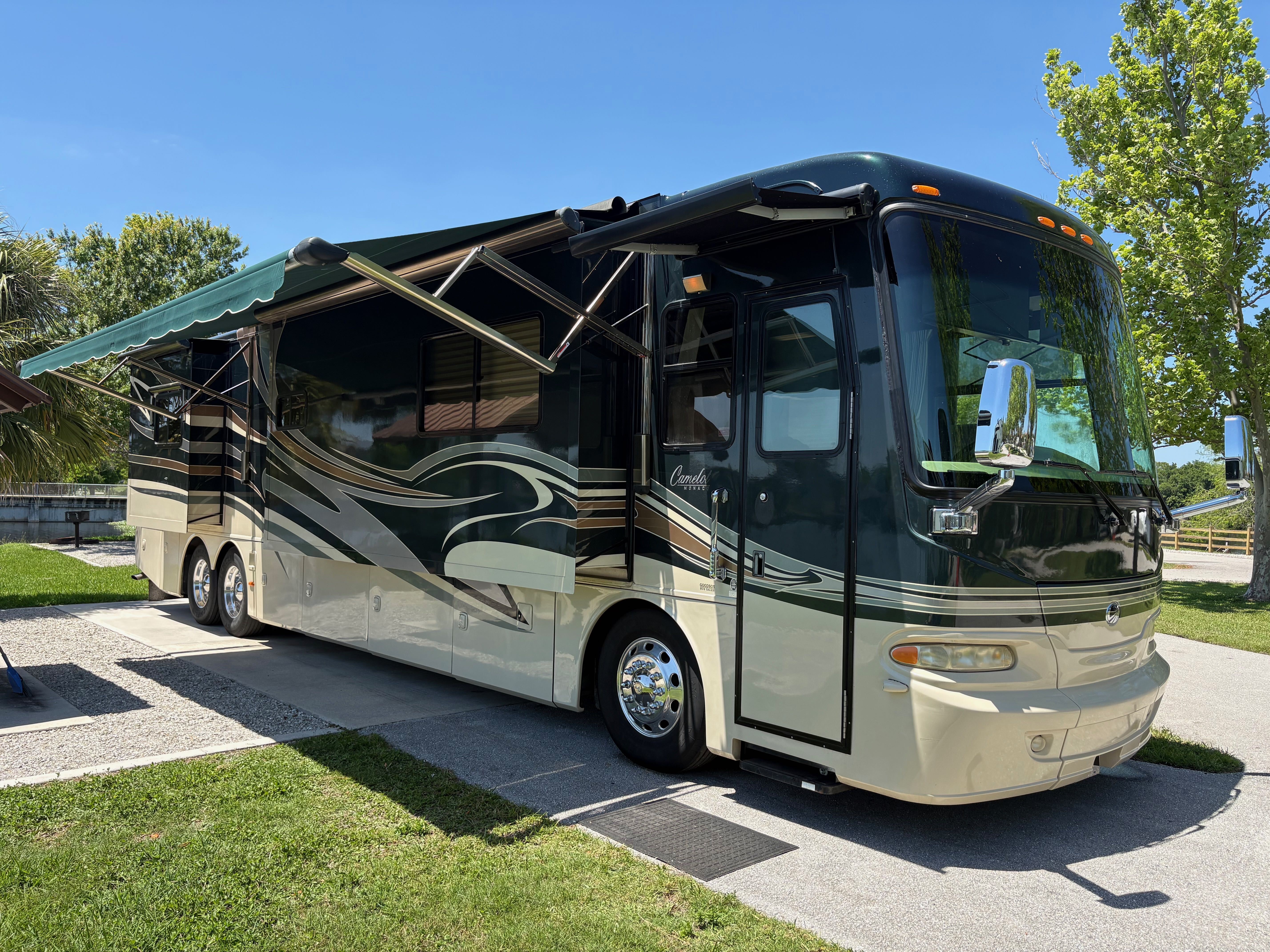 2007 Monaco CAMELOT 42PDQ RV