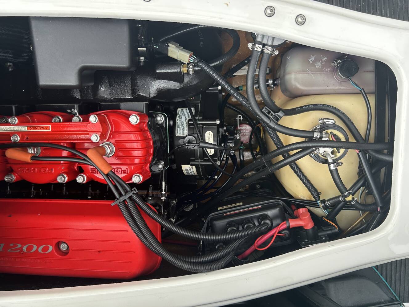 A photo of this 1999 Polaris GENESIS I