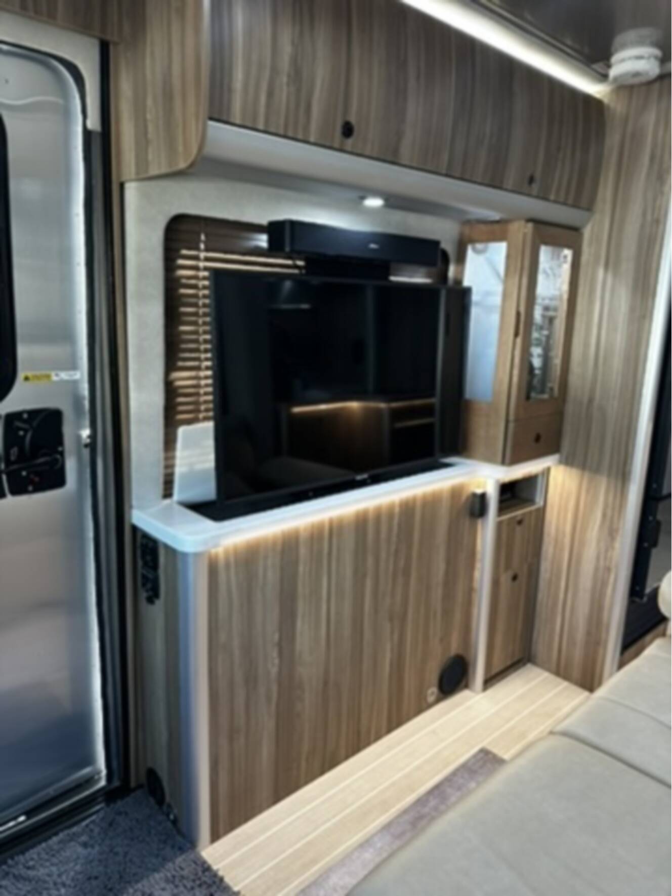 A photo of this 2020 Airstream ATLAS TOMMY BAHAMA