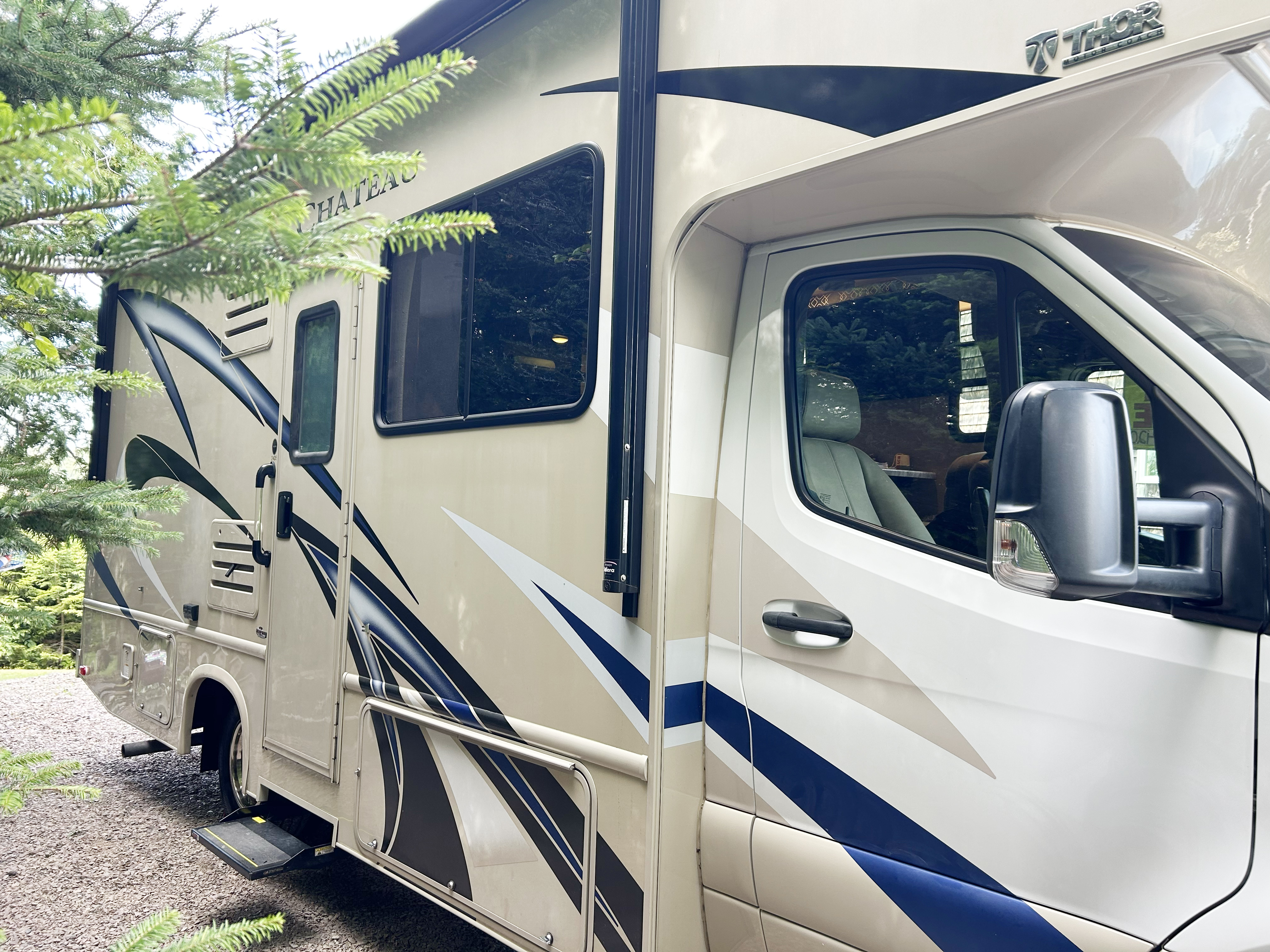 2020 Thor Motor Coach CHATEAU SPRINTER 24DS in gouldsboro ME