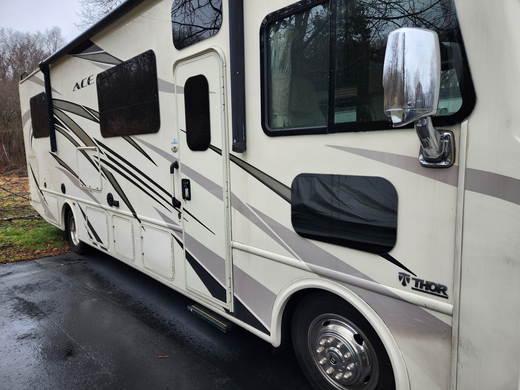 2017 Thor Motor Coach A.C.E. 30.4 in columbia CT