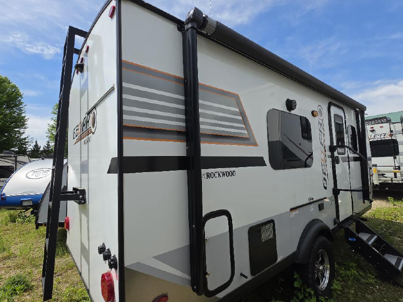2020 FOREST RIVER 19FD