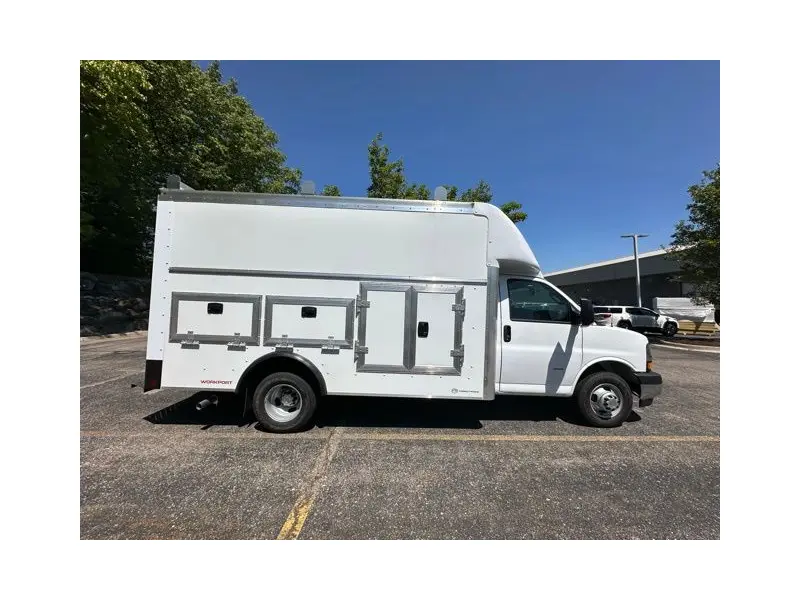 2026 CHEVROLET Express 3500