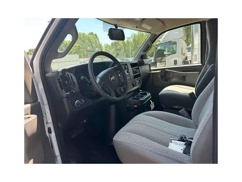 2026 CHEVROLET Express 3500