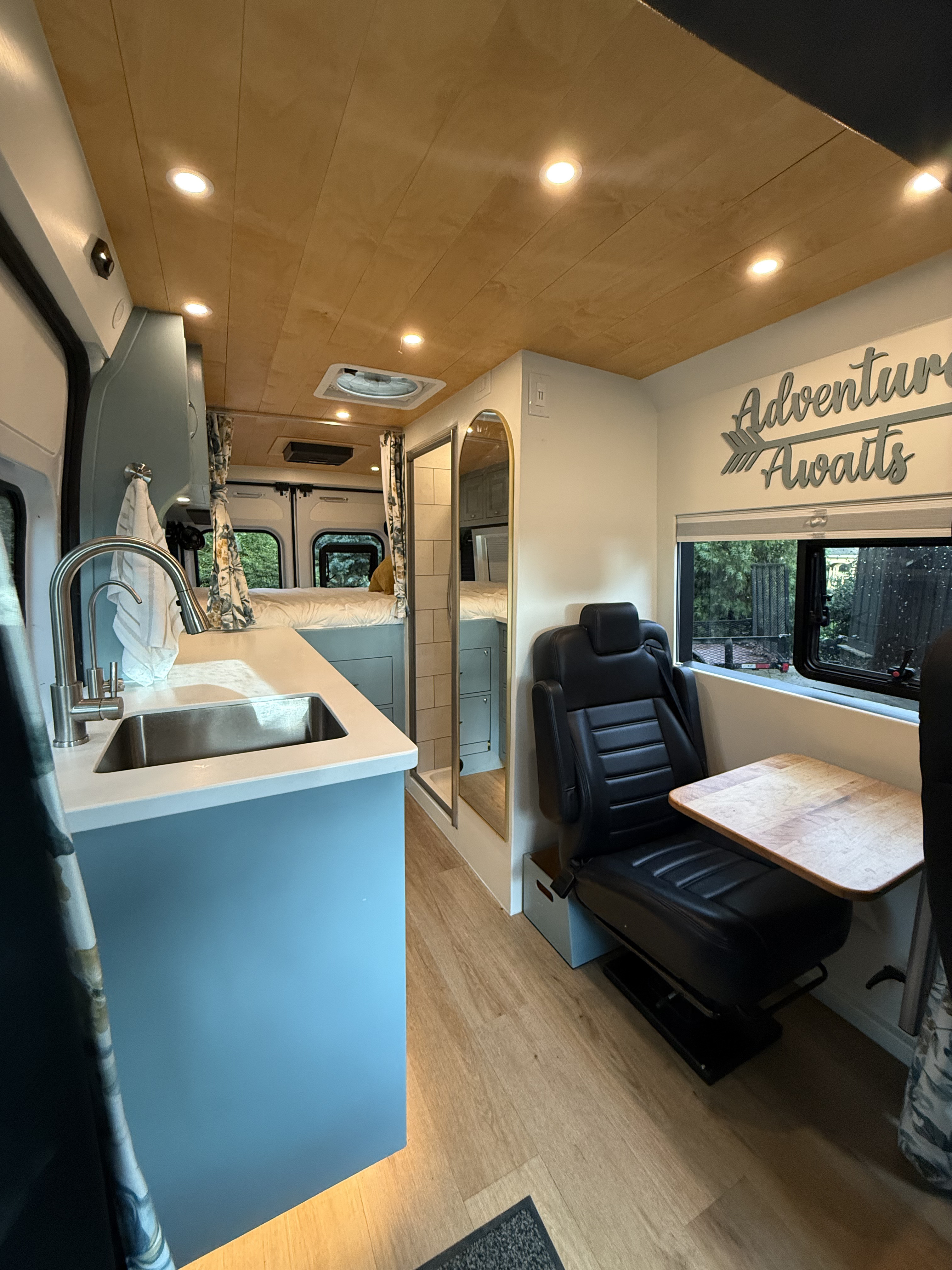 2024 Custom Camper RV