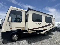 2010 NEWMAR BAY STAR 2702