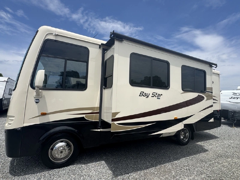 2010 NEWMAR BAY STAR 2702