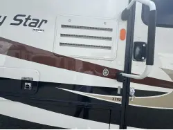 2010 NEWMAR BAY STAR 2702