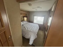 2010 NEWMAR BAY STAR 2702