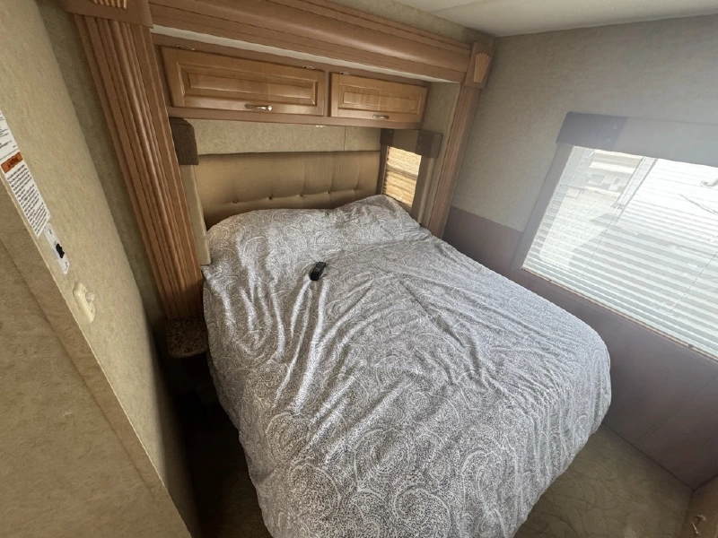 2010 NEWMAR BAY STAR 2702