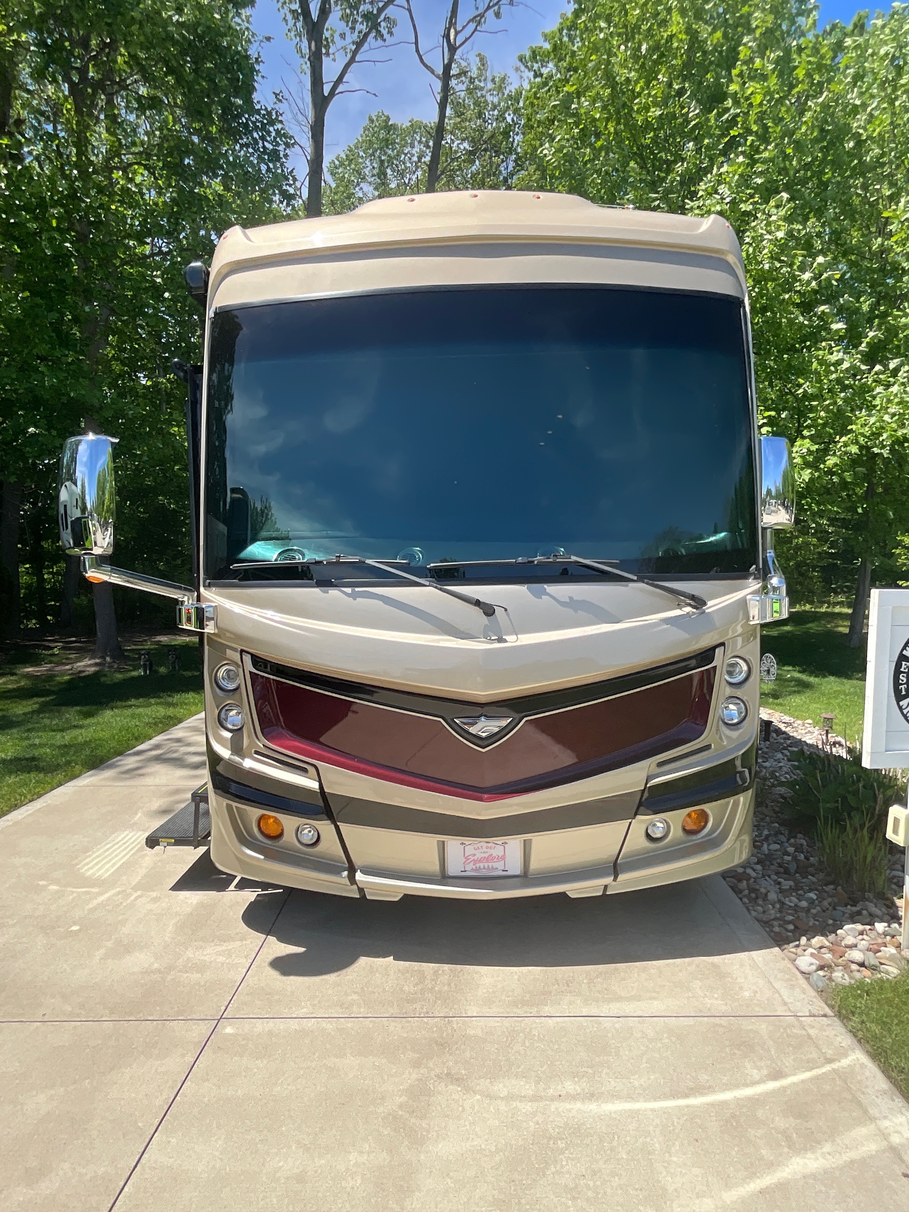 2017 Fleetwood DISCOVERY 39G in south haven MI