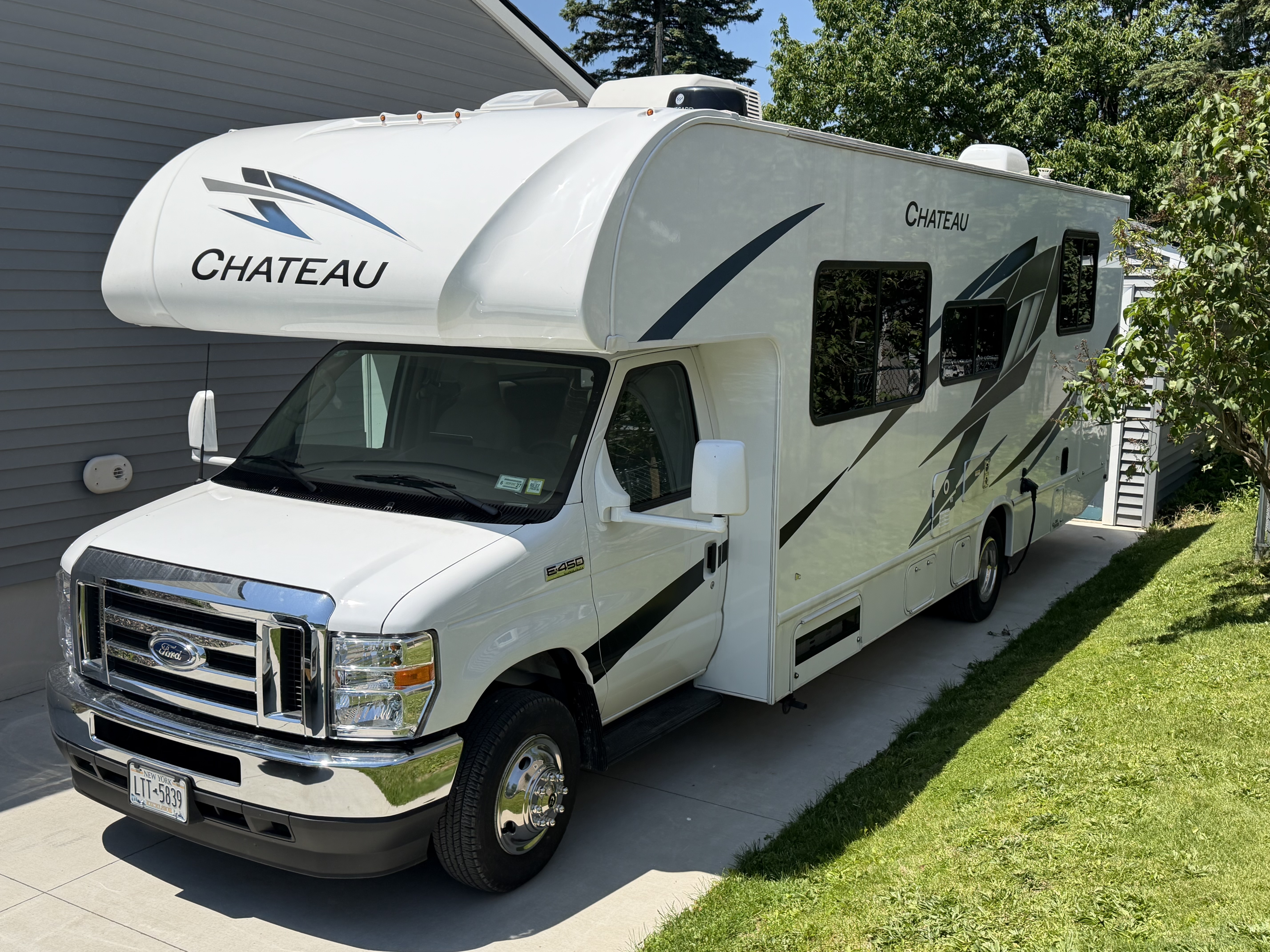 2025 Thor Motor Coach CHATEAU 28A RV
